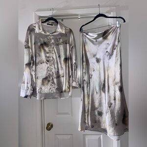 SHEIN Silk like green marble set XL